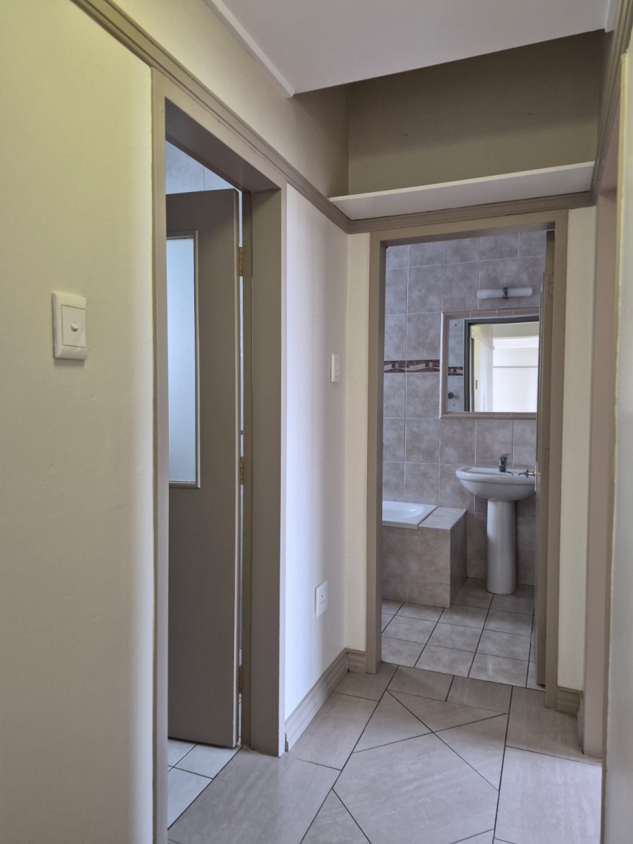 To Let 2 Bedroom Property for Rent in Summerstrand Eastern Cape